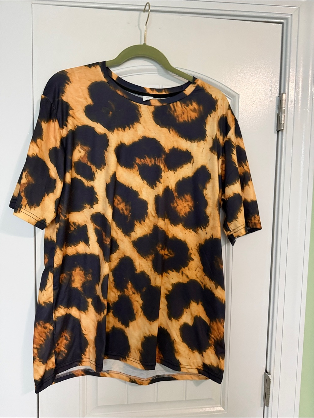 Leopard Print Short Sleeve Tee in Black & Amber